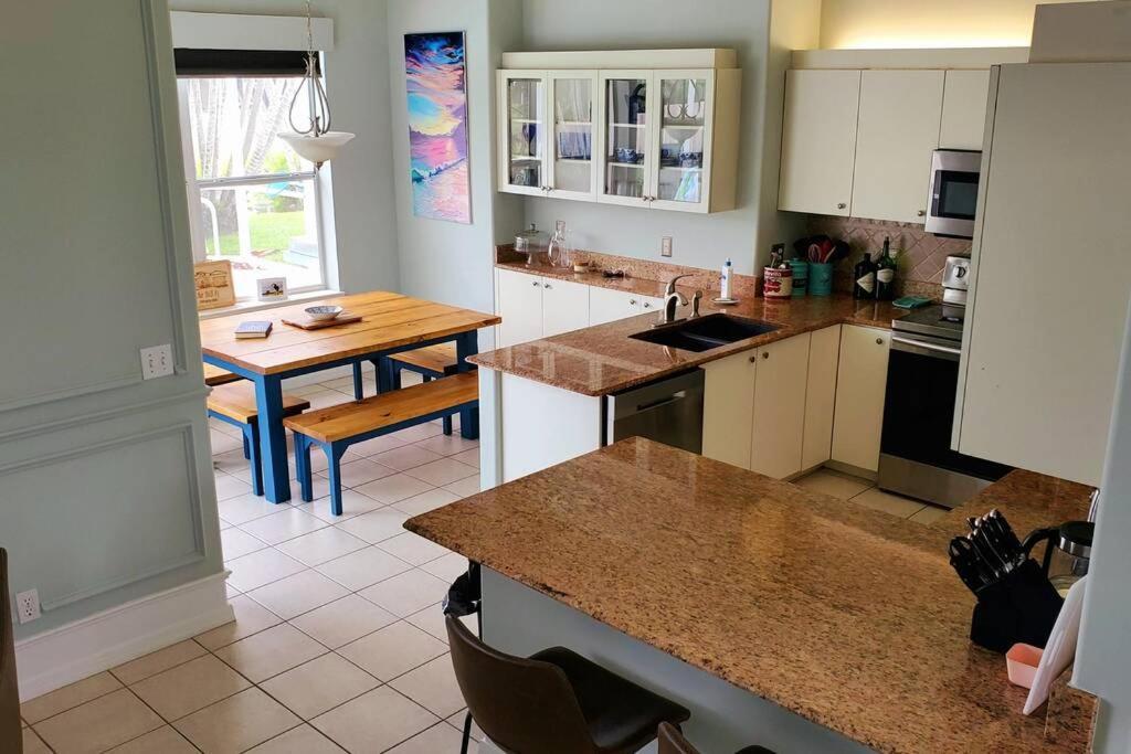 Our Beautiful Florida Vacation Home With Heated Pool Port St. Lucie Eksteriør bilde